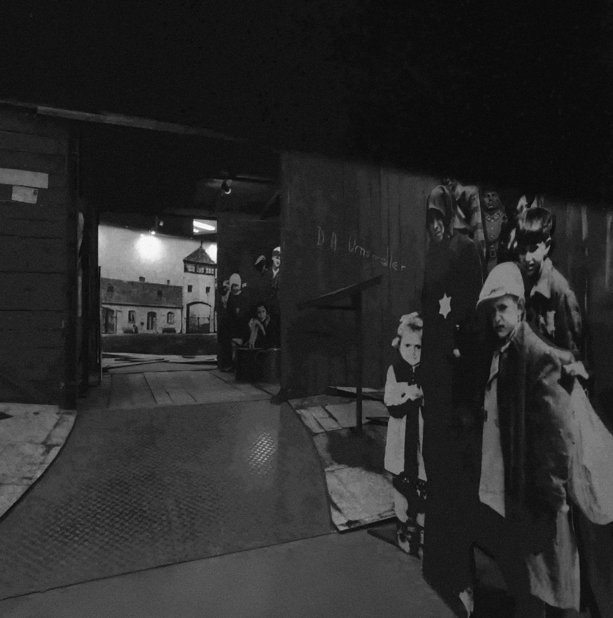 Holocaust Magyarországon (1994–95) Kiállítási részlet (BTM Adattár)