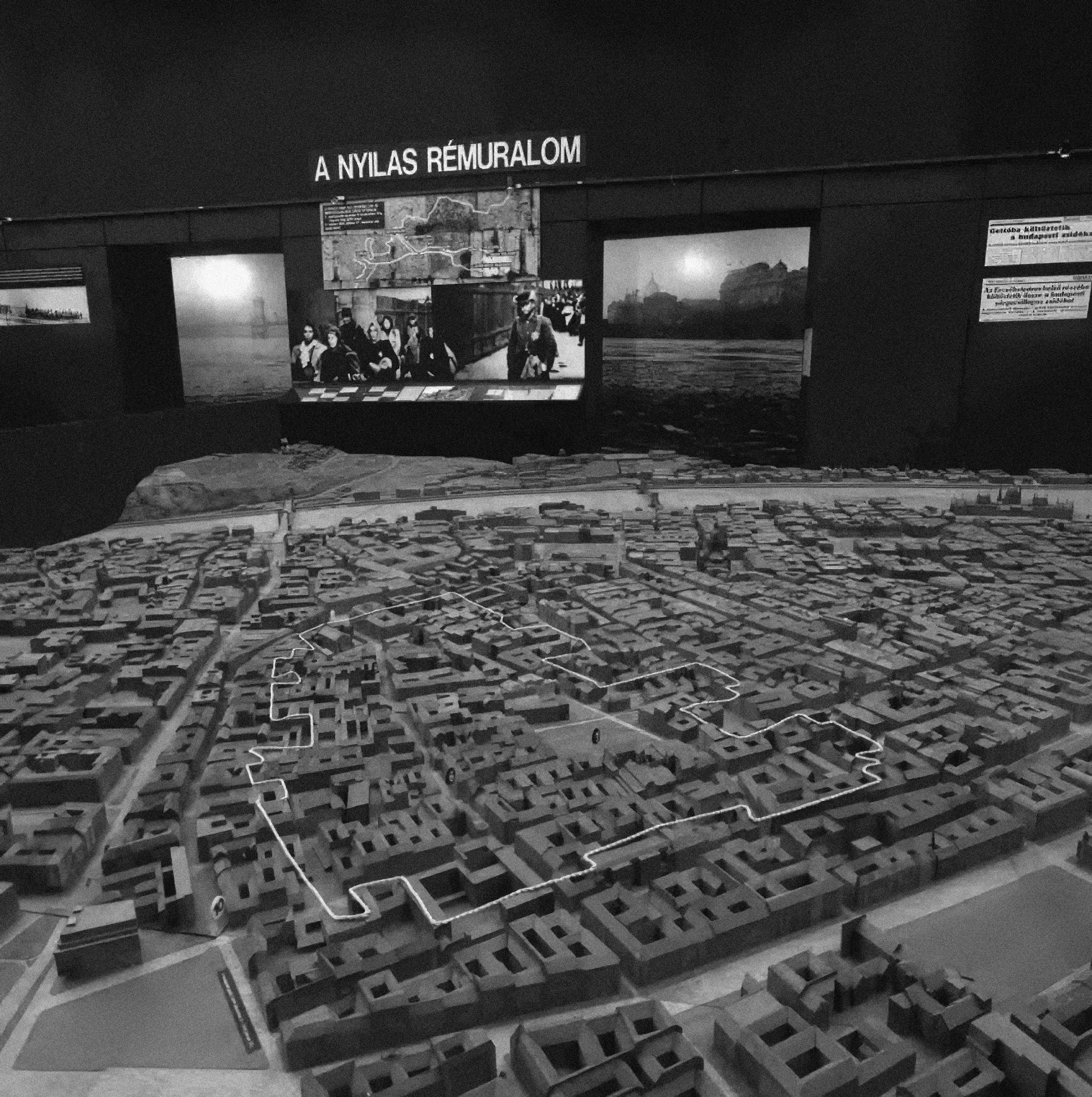 Holocaust Magyarországon (1994–95) Kiállítási részlet (BTM Adattár)